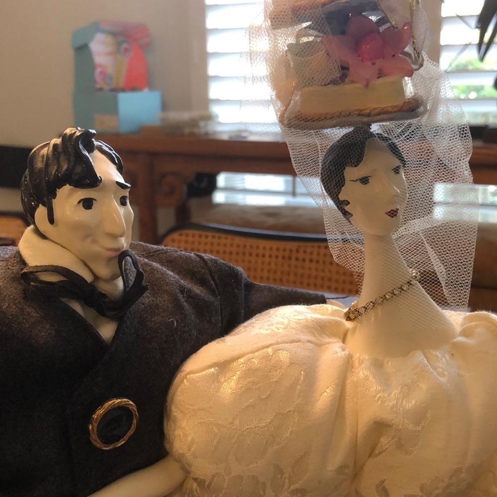 POUPEE’S by ISABELLE “The Bride & Groom” Comes with Sofa. Vintage